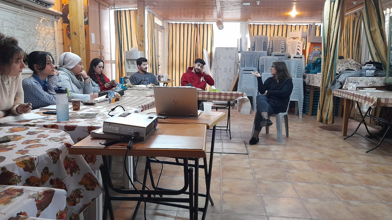 ضمن فعاليات التحضيرات للمخيمات الصيفية للبعثة البابوية وقد افتُتحت هذه السلسلة بلقاء تكويني أول قدّمته الدكتورة لانا حداد، بعنوان: "مقدمة ومفهوم العالم الداخلي".